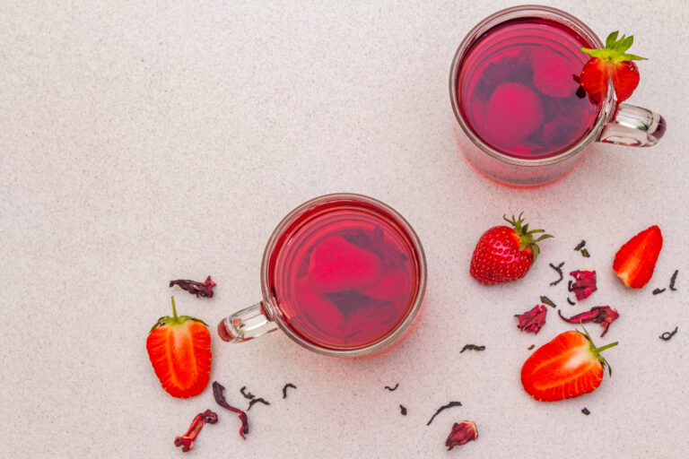 Infusión Fría de Rooibos con Fresas, una bebida saludable y muy refrescante