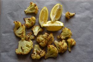 Receta de Coliflor asada al Curry, un plato ligero y lleno de sabor