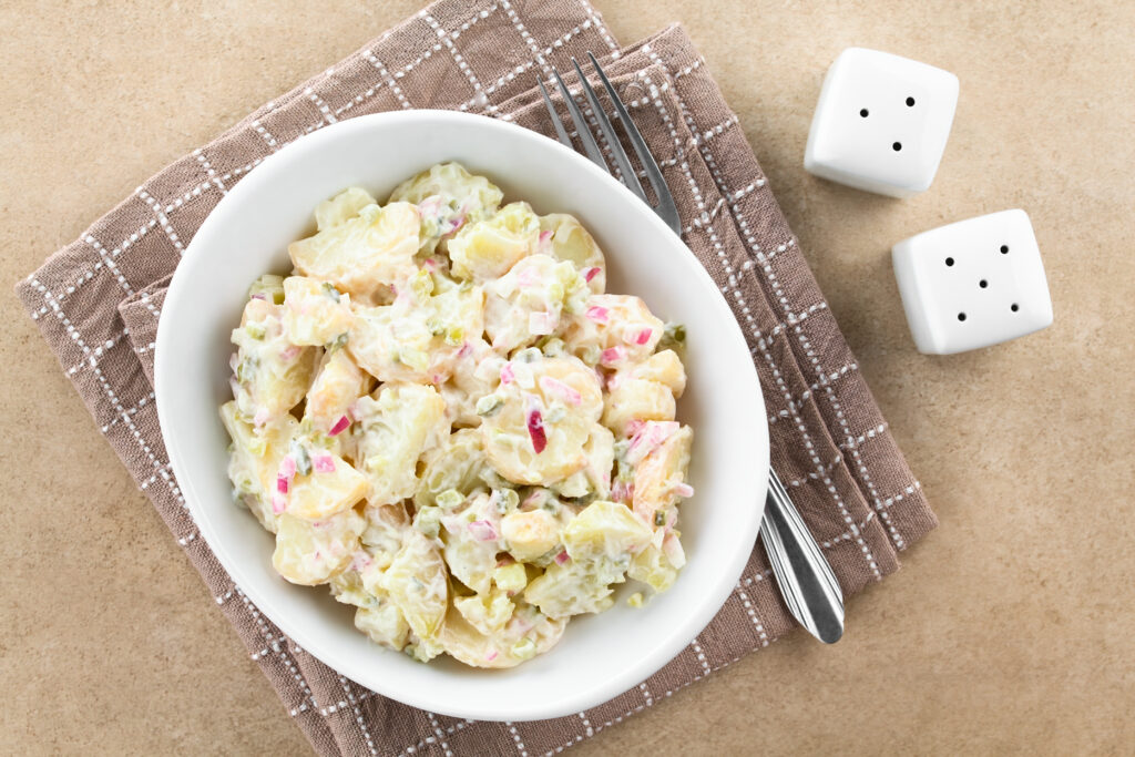 Receta de ensalada de patata y bonito: una receta refrescante para el verano