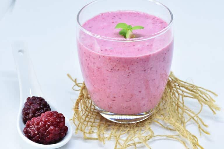 Batido de Frutos Rojos y Chía: Energía y Antioxidantes en un Solo Vaso