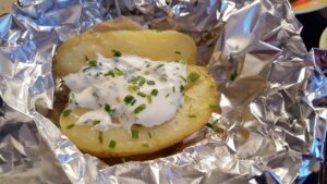 Patatas rellenas al ajo
