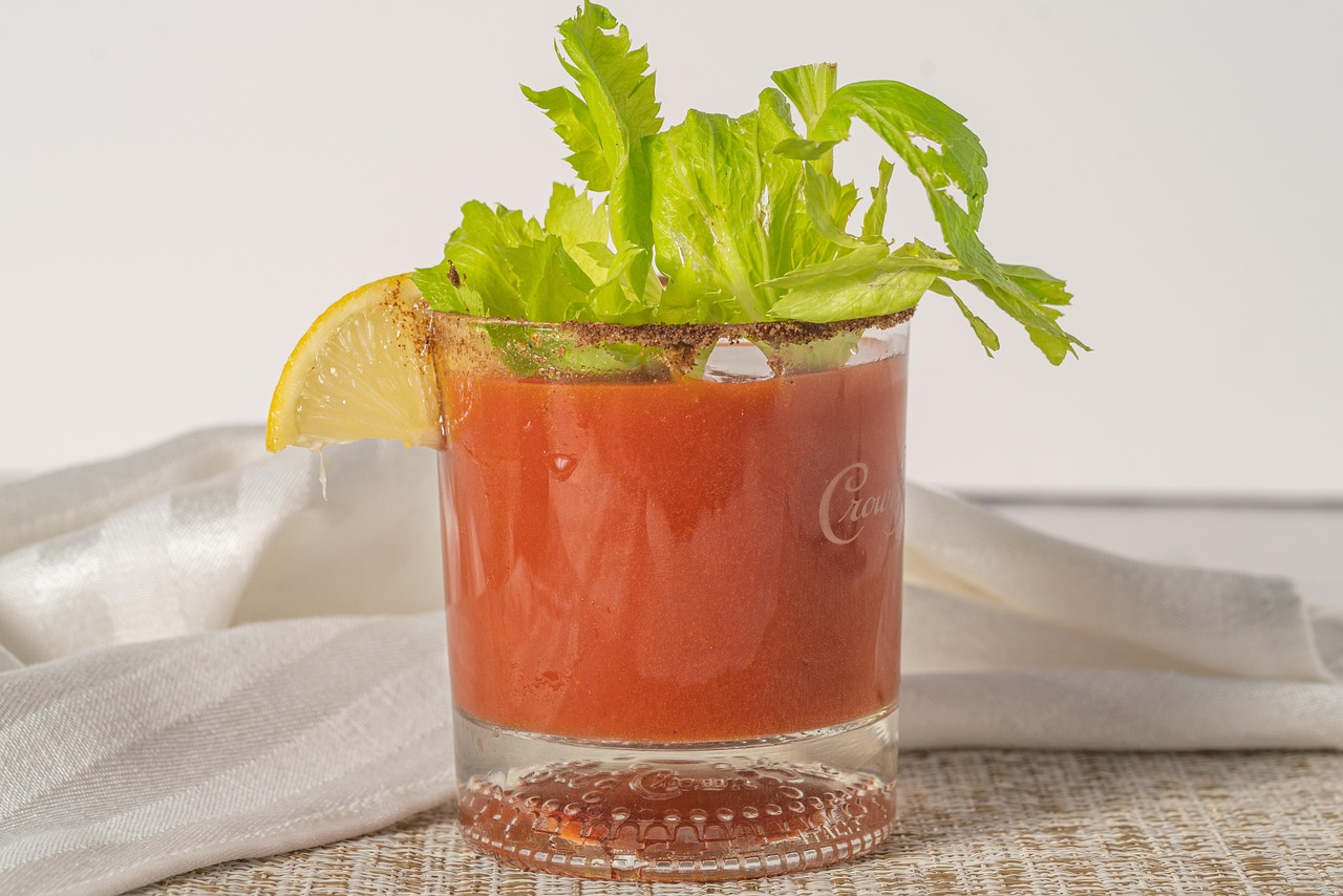 Las Mejores Guarniciones y Toppings para un Bloody Mary Espectacular