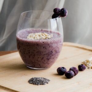 El smoothie antioxidante que revolucionará tus desayunos, de moras y chía