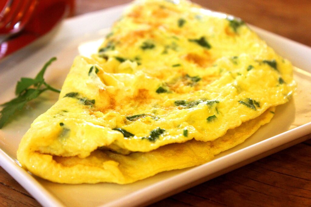 ¡Así se hace la mejor tortilla de níscalos con ajos tiernos!
