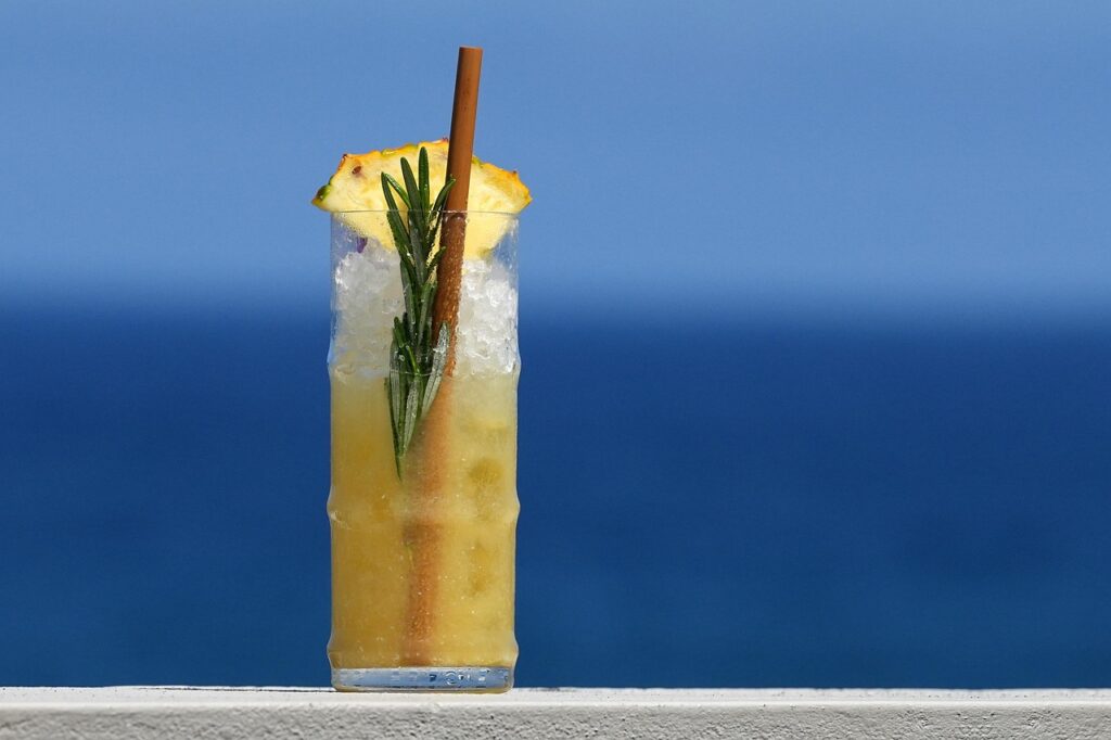 Cocktails y Mocktails Refrescantes para el Verano: Recetas Fáciles y Deliciosas