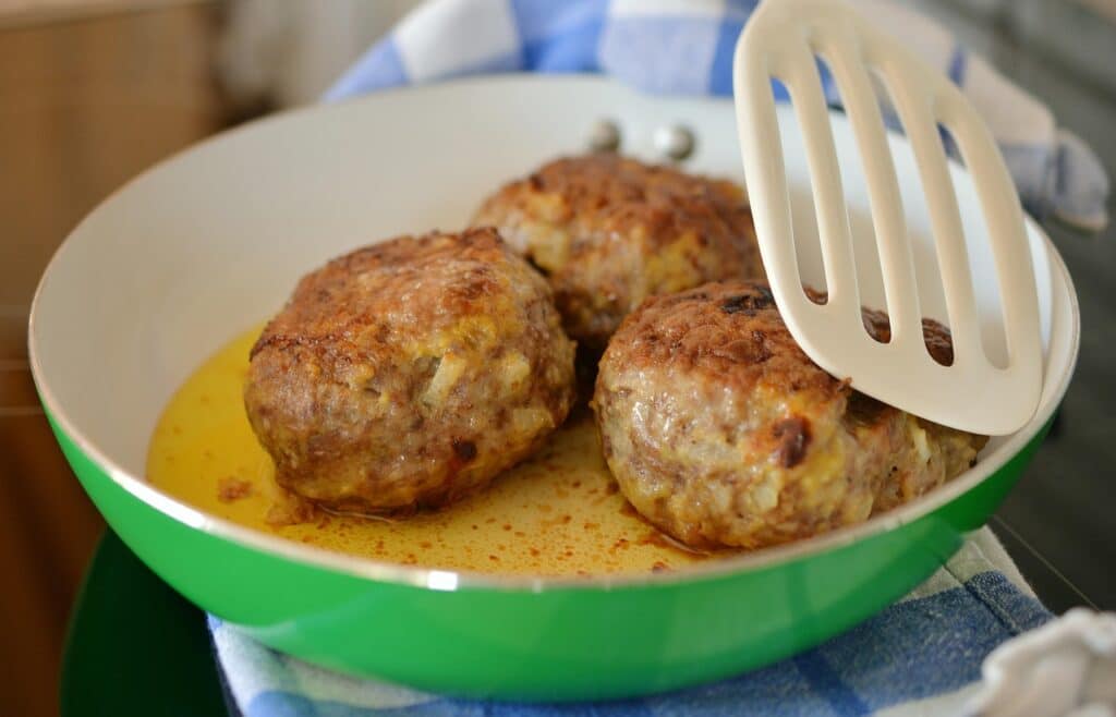 Albóndigas con Miel y Ajo: El Secreto de una Salsa Irresistible