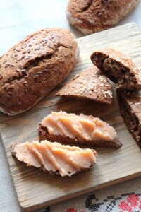 Tosta de Cangrejo y Atún: Un Aperitivo Fresco y Delicioso