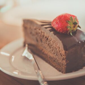 ¡Tarta de Chocolate y Avellanas: Un Final Irresistible!