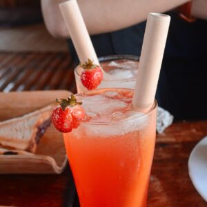 Jugo de Fresa y Piña: Una Bebida Refrescante para tu Digestión y Bienestar
