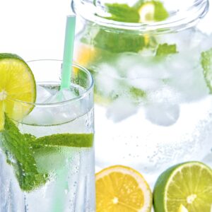 Limonada Detox con Menta y Pepino: Refrescante y Depurativa para un Cuerpo Saludable