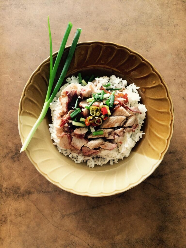 Ensalada de arroz y atún: una receta completa, fácil y perfecta para cualquier día
