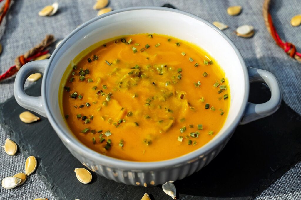 Receta de Sopa Detox de Calabacín y Apio: Un respiro para tu cuerpo