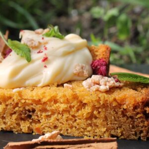 Bizcocho de té verde y frambuesas: un postre elegante, saludable y con un toque japonés