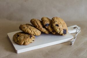 Cookies con chocolate blanco y arándanos, el equilibrio perfecto entre dulzor y contraste